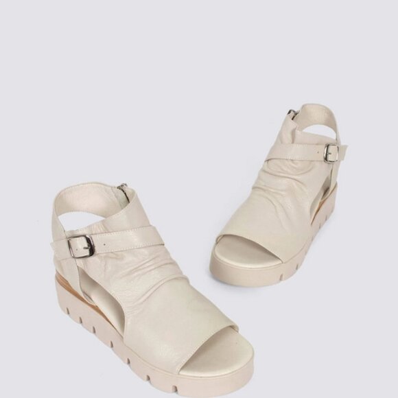 DJANGO & Juliette Sandals - Picture 4 of 10